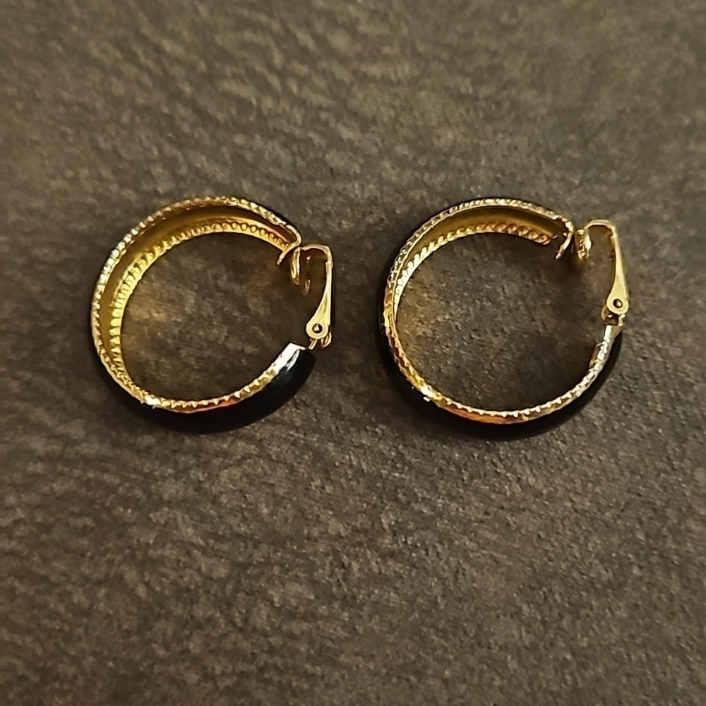 5/$25 VTG Black Enamel Clip-on Hoop Earrings - Picture 2 of 4